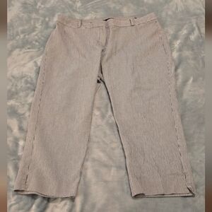 Talbots Women's Curvy Seersucker Capri Pants Size 16 (1105)